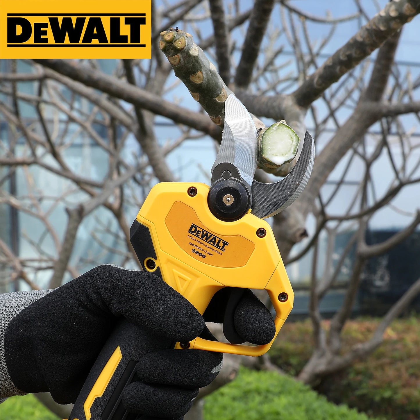 Dewalt 18V Brushless Cordless Pruning Shears:The Ideal Tool for Effortless and Precise Fruit Tree&Branch Trimming in Your Garden